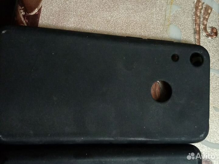 Чехлы на телефон