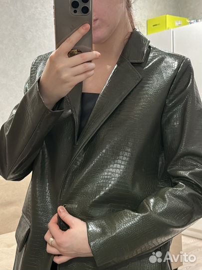 Кожаный пиджак женский