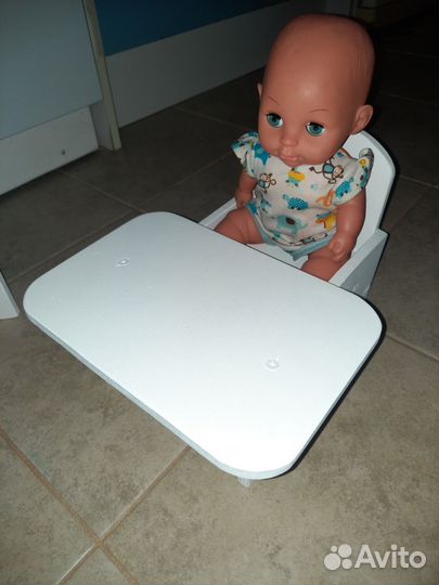 Мебель для куклы -кровать, стол и два стула