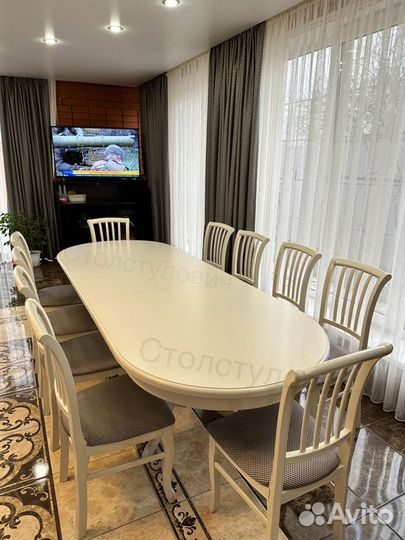 Столы и стулья