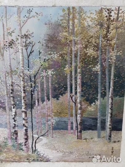 Картина вышивка шелком в резной раме