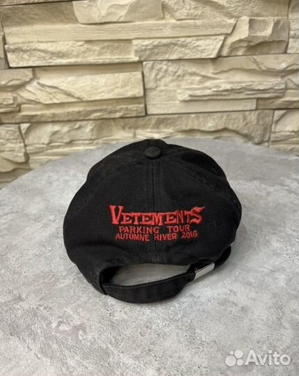 Кепка vetements parking tour