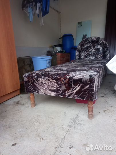 Банкетка (диванчик)