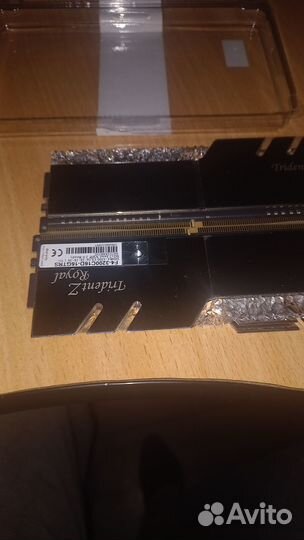 Ryzen 7 3700x ddr4 cl16 3200 28 trident z royal