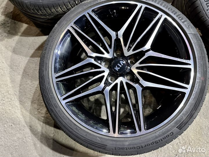 Ориг разношир летние колеса KIA Stinger рест r19
