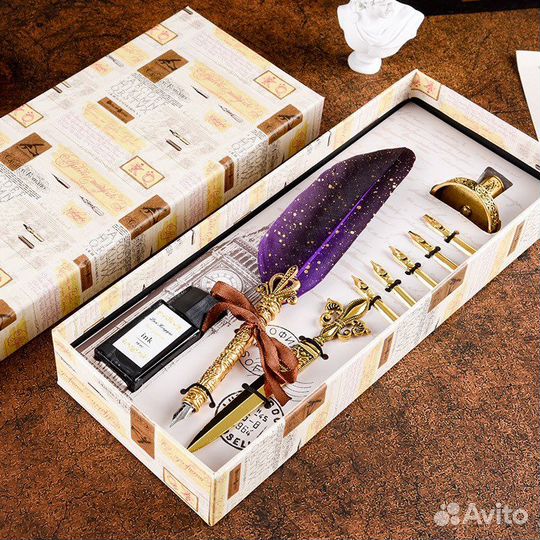 Перо для каллиграфии с чернильницей