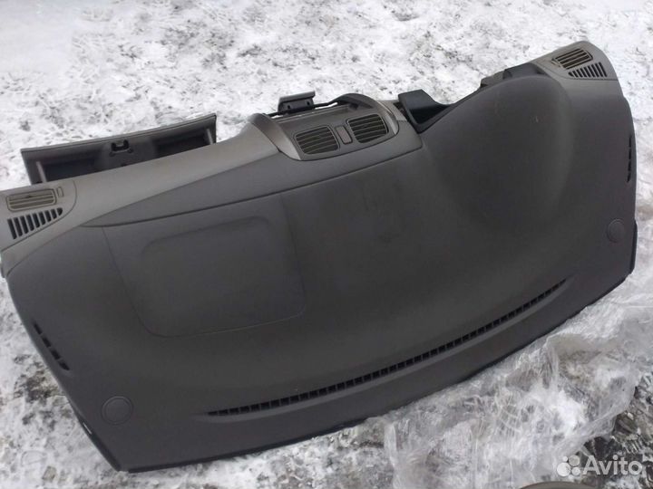 Mazda Primacy торпеда в сборе решётки, бардачок