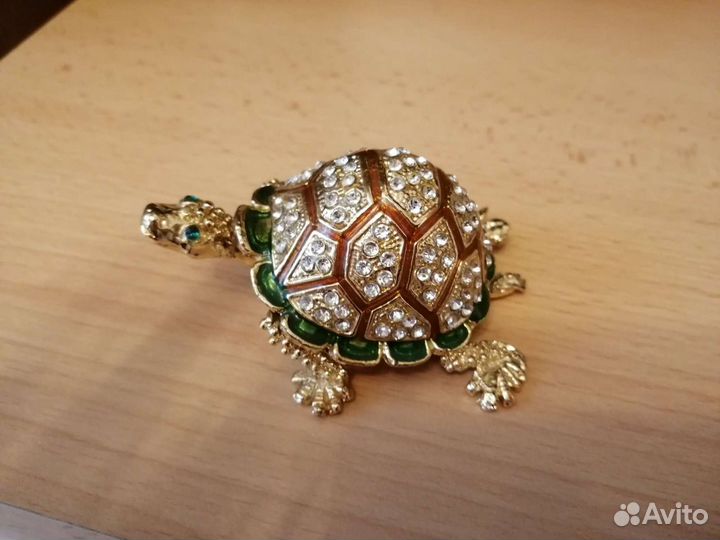 Светильник и фигурки