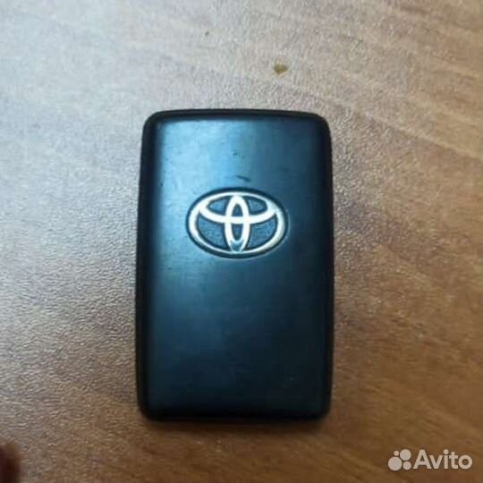 Смарт ключ Toyota Rav4 Mark X Corolla правруль