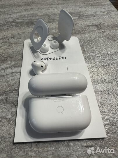 Airpods pro (без правого наушника и без провода)