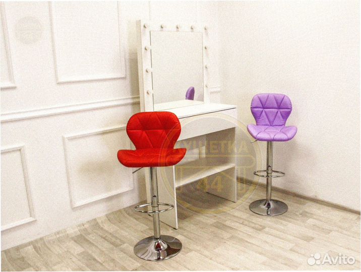 Стол визажиста