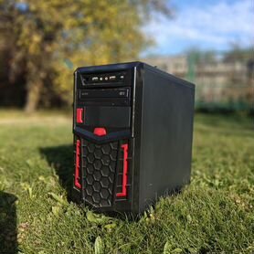 Core i7 (Xeon) 32GB / RX 580 8GB / SSD