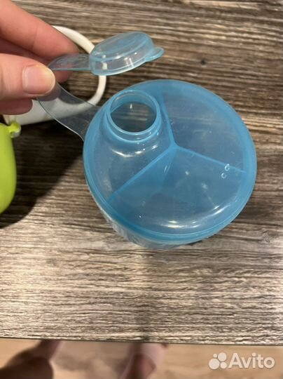 Контейнер для сосок и дозатор для смеси