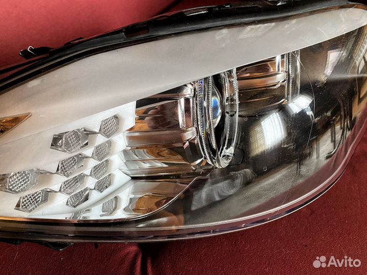 Фара правая BMW 5 F10 Адаптивный ксенон
