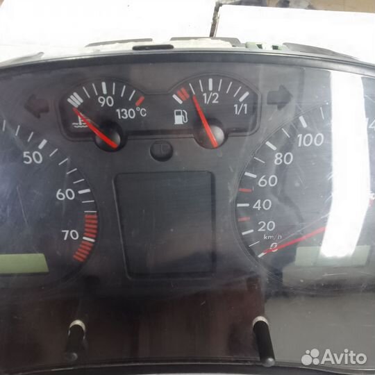 Панель приборов Volkswagen Passat B5 1996-2000