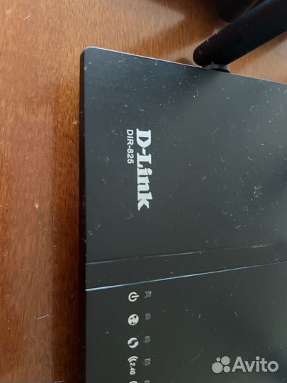 Роутер D-Link DIR 825