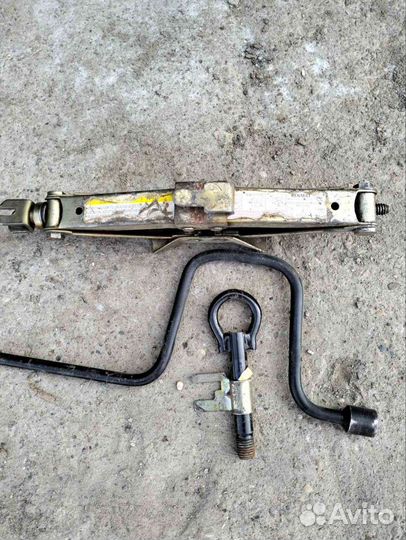 Домкрат оригинальный Рено