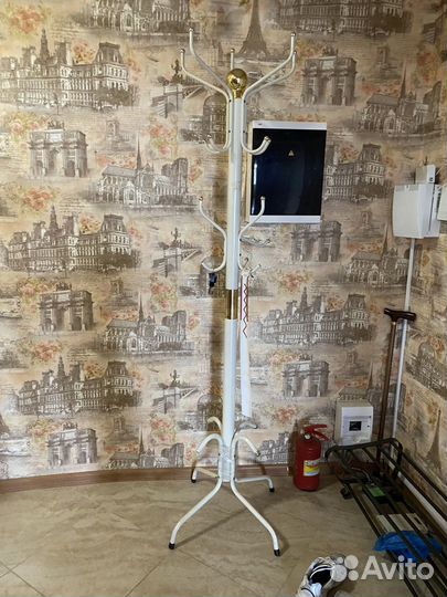 Вешалка напольная
