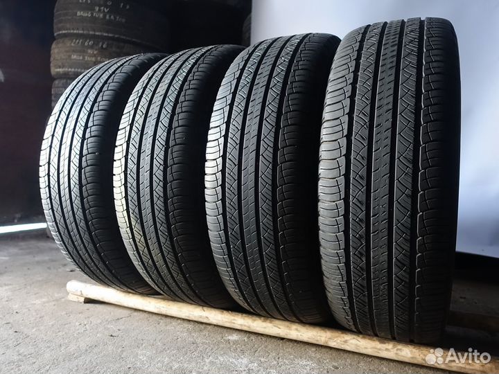 Michelin Latitude Tour HP 215/70 R16