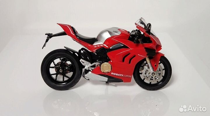 Модель мотоцикла Ducati Panigale V4