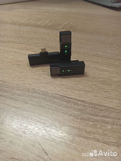 2 петличных микрофона для iPhone