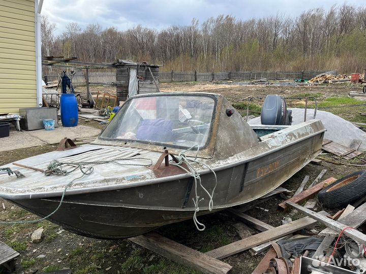 Лодочный мотор и лодка