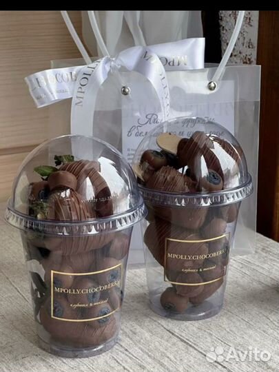 Клубника в шоколаде в стаканчике