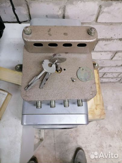 Замок гаражный реечный