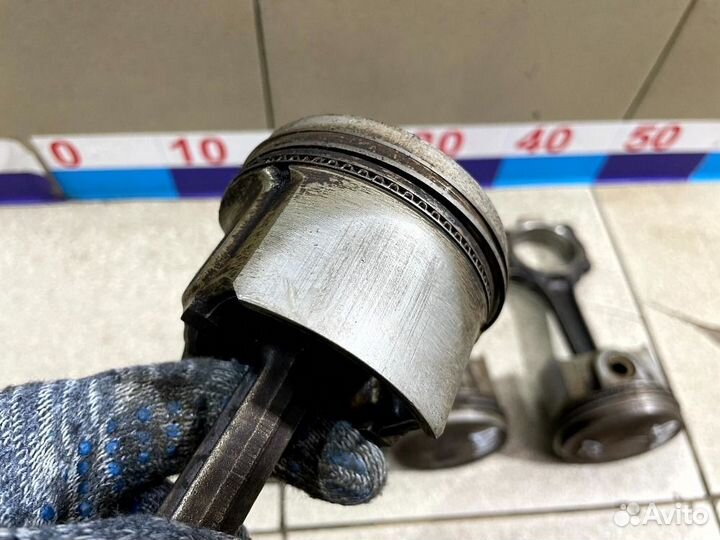 Поршень с шатуном Chery Amulet A15