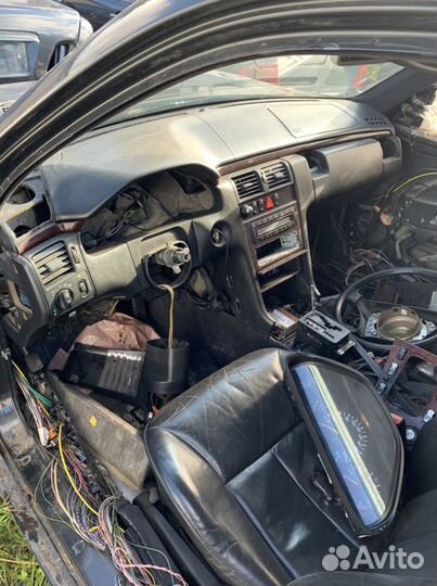 Mercedes-Benz E-класс 3.2 AT, 1997, битый, 100 000 км