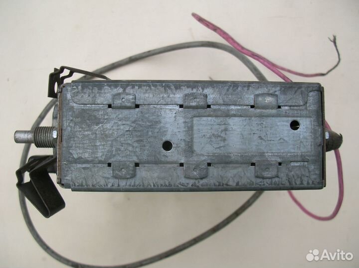 Автомобильный винтаж радиоприёмник(невысылаюнаЮга)