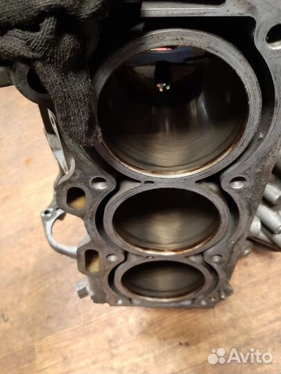 Блок цилиндров Toyota Lexus 2GR