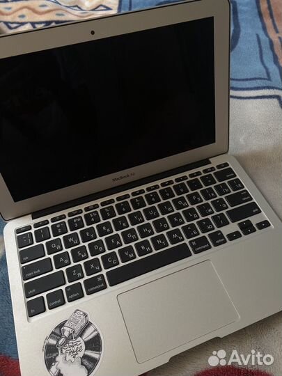 Apple Macbook Air 11 (2011)