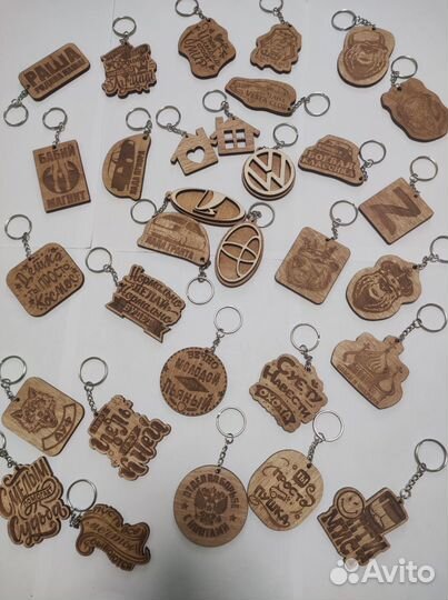 Брелоки оптом из дерева 60 штук