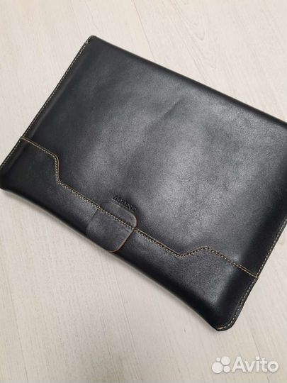 Кожаная сумка для планшета