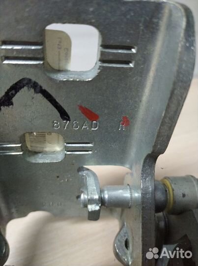 Петля двери передней правой Jeep Compass 2010-2013