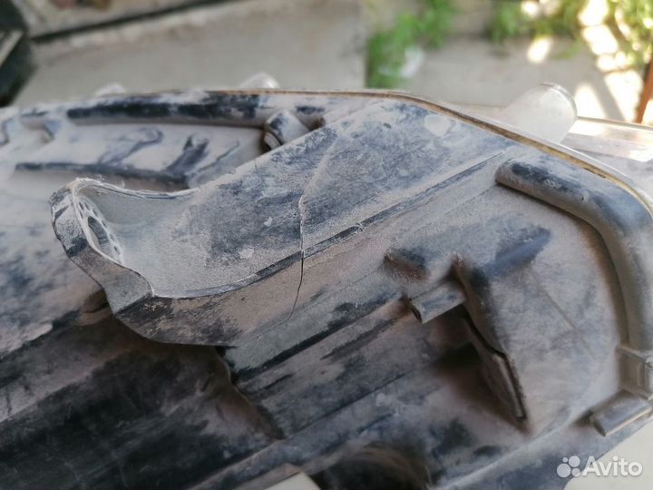 Фара правая Renault Logan