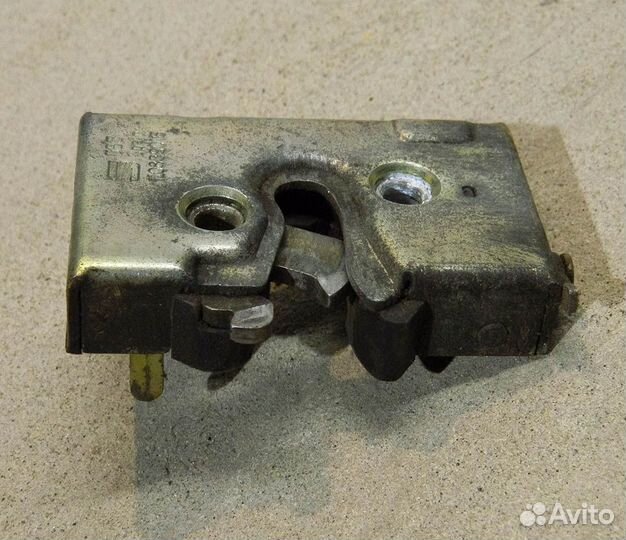 Замок двери задней правой Seat Toledo