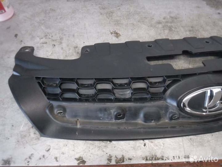 Решетка радиатора Лада Калина 2 11186 2014