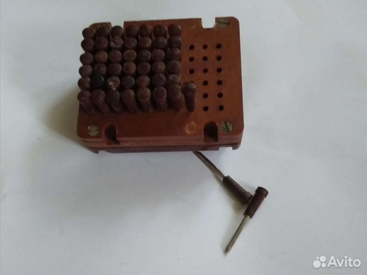 Контакная панель со штырями