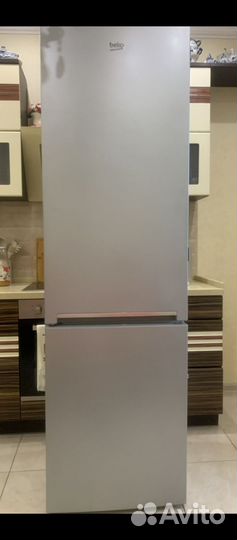 Холодильник рабочий