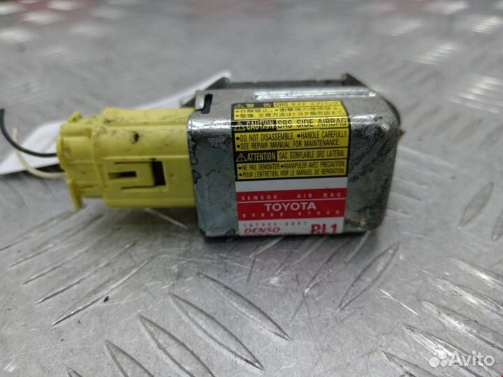 Датчик удара Toyota Prius 2 2006 8986047040