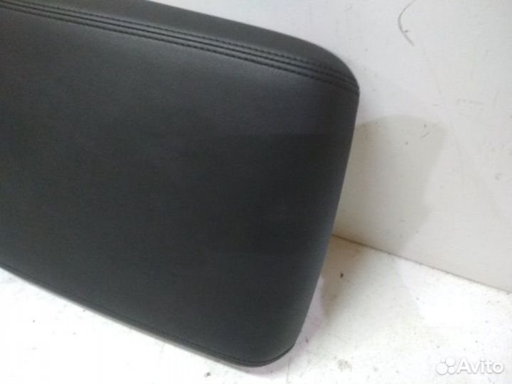 Подлокотник Toyota Alphard 1 2011