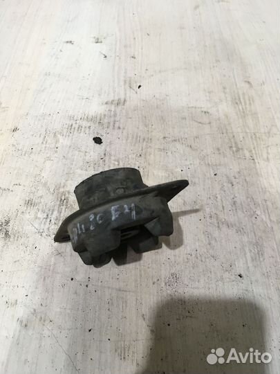 Опора кпп Ауди 80 Б4