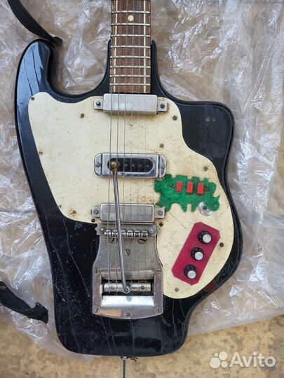 Электрогитара СССР с кнопками