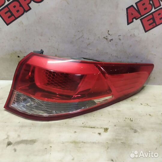 Фонарь задний правый Киа Рио 3