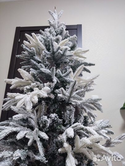 Елка искусственная заснеженная 180