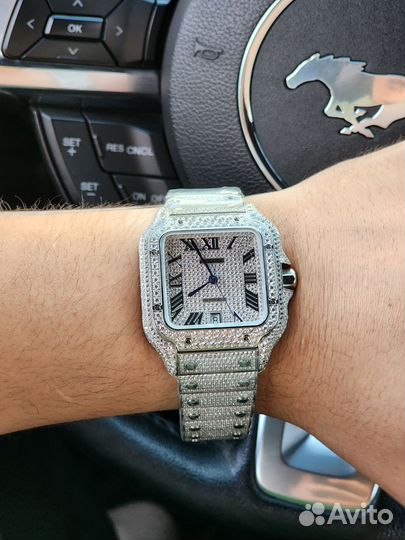 Часы с камнями Cartier Santos