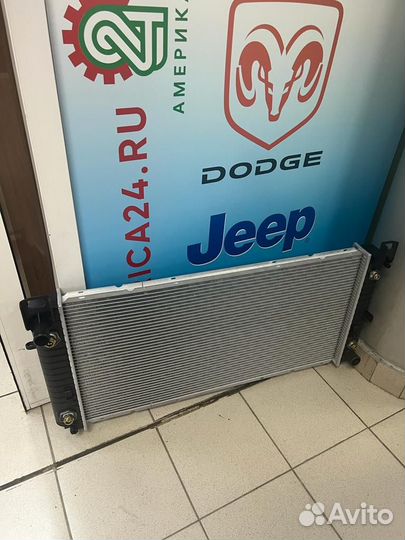 Радиатор охлаждения Cadillac Escalade, Tahoe 07-14