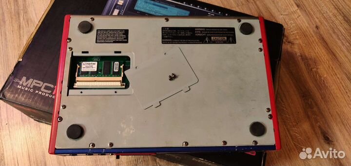 Сэмплер Akai MPC 1000